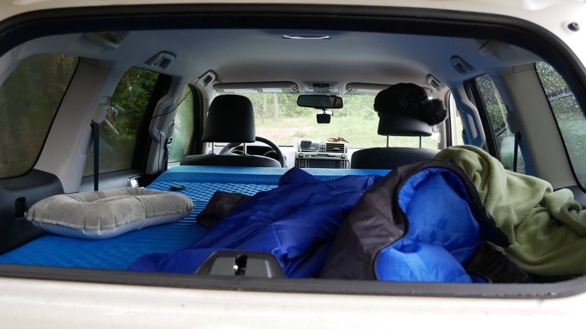 Спальное место в машине