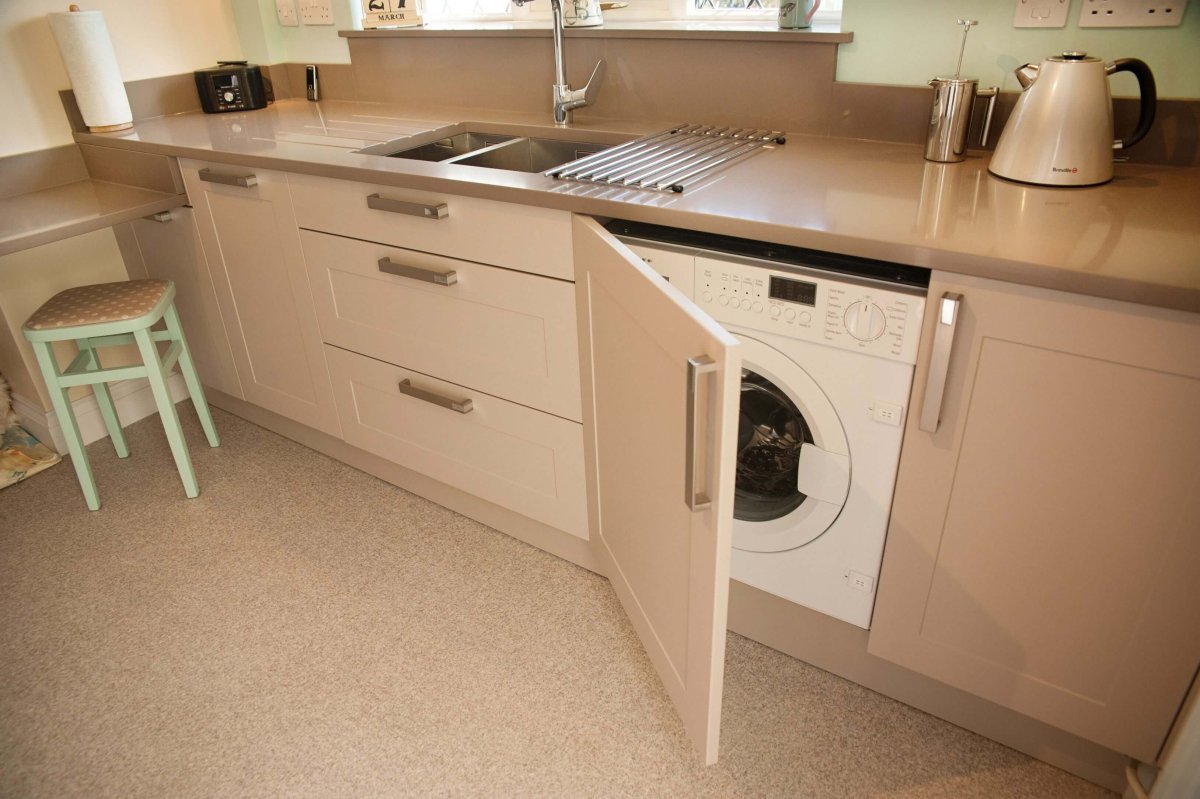 Кухонный гарнитур со стиральной машиной