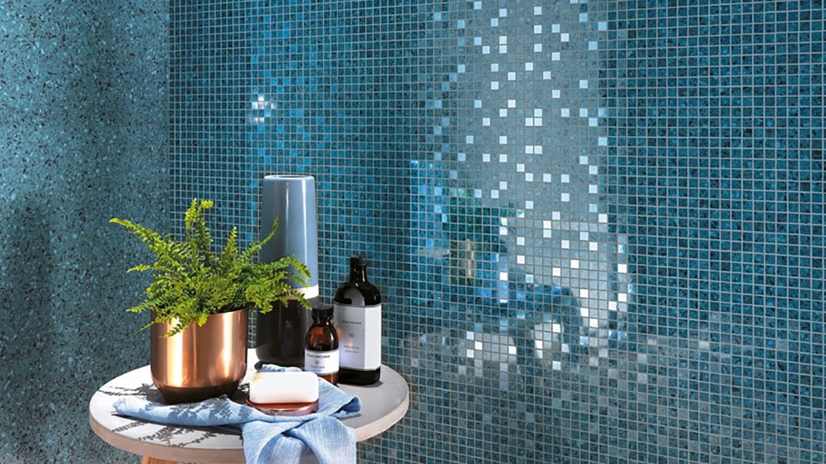 Блестящая мозаика для ванной