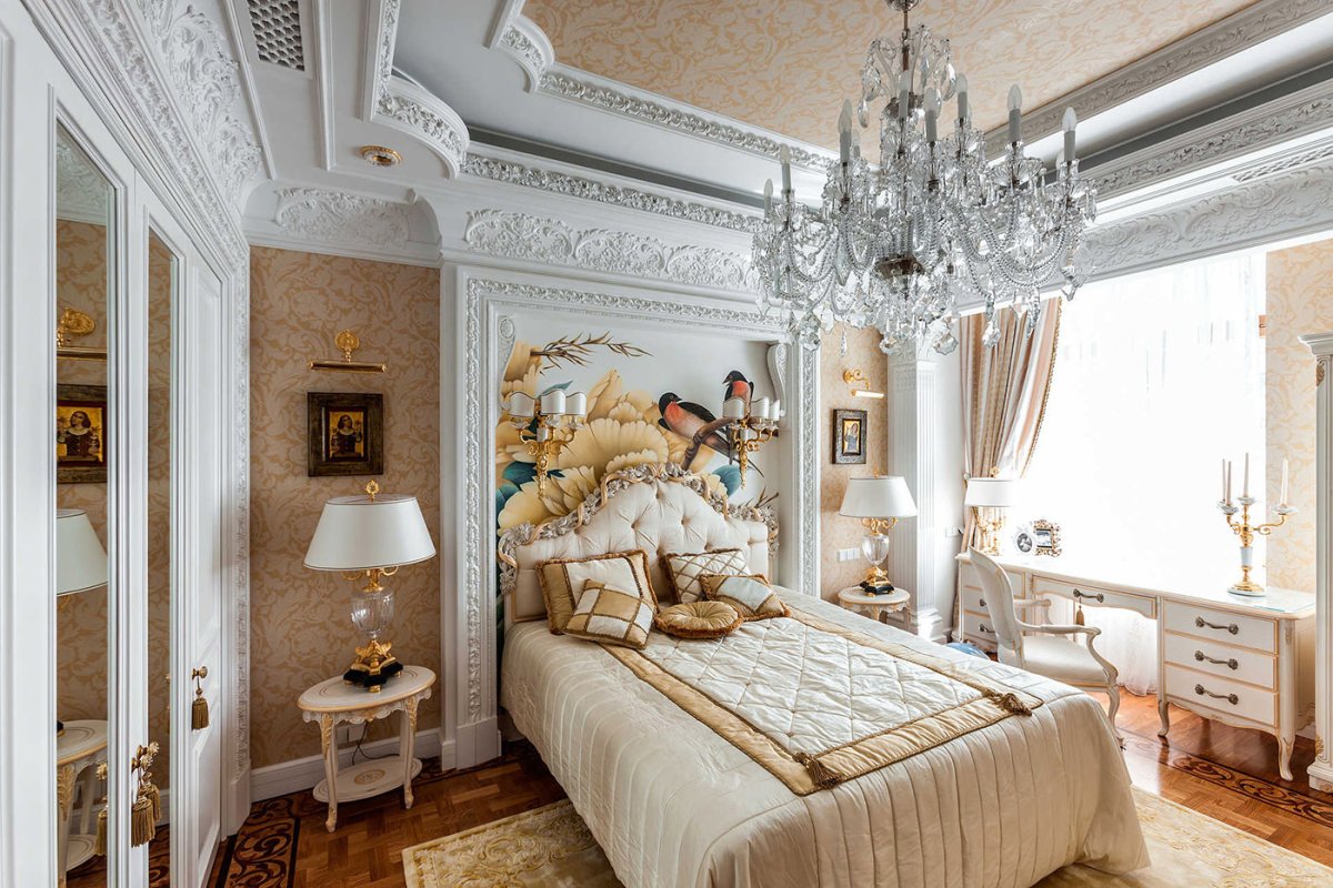Интерьер маленькой спальни в классическом стиле