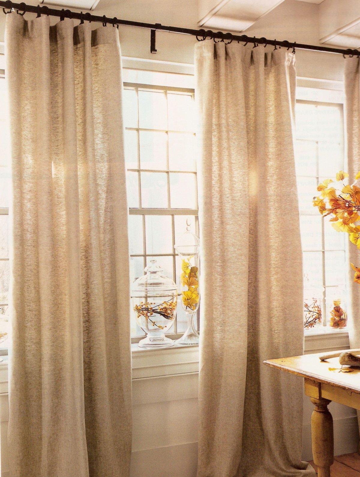 Короткие шторы для гостиной