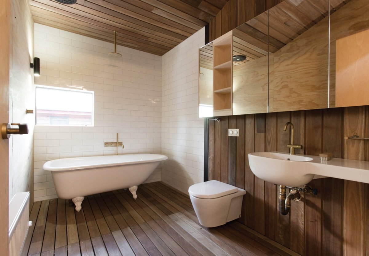 Дизайн ванны в деревянном доме