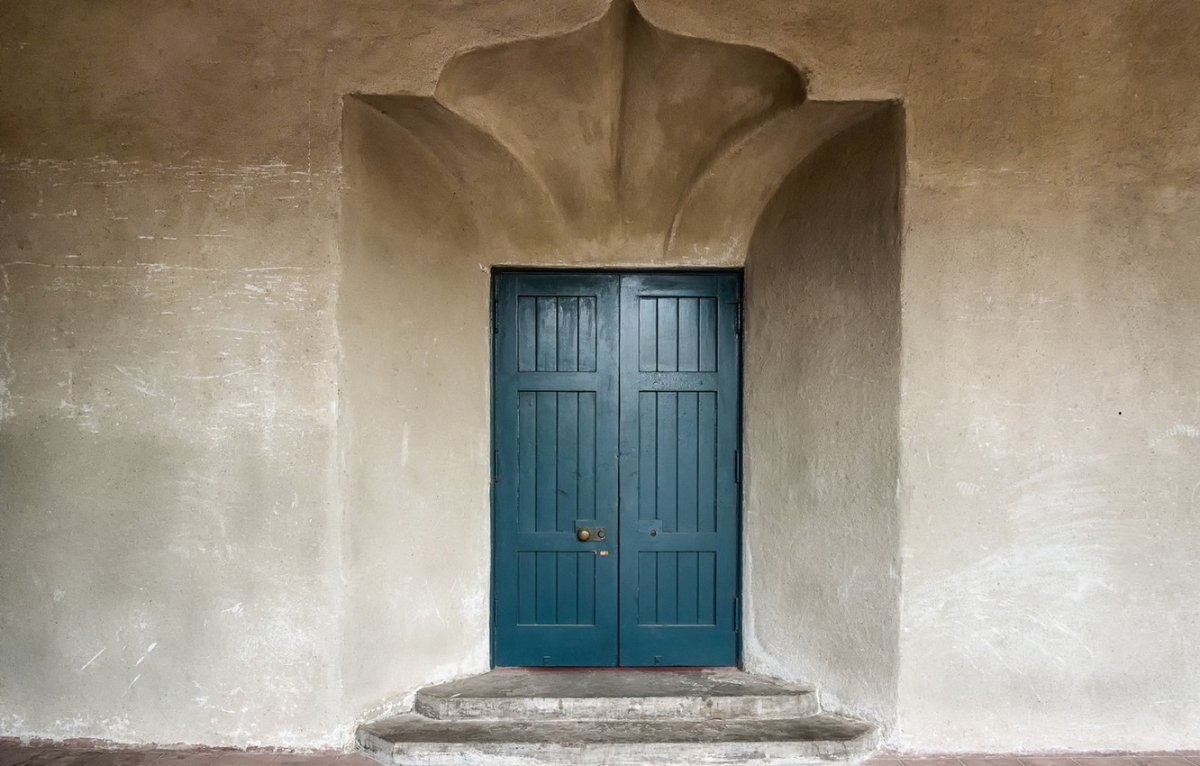Необычные двери