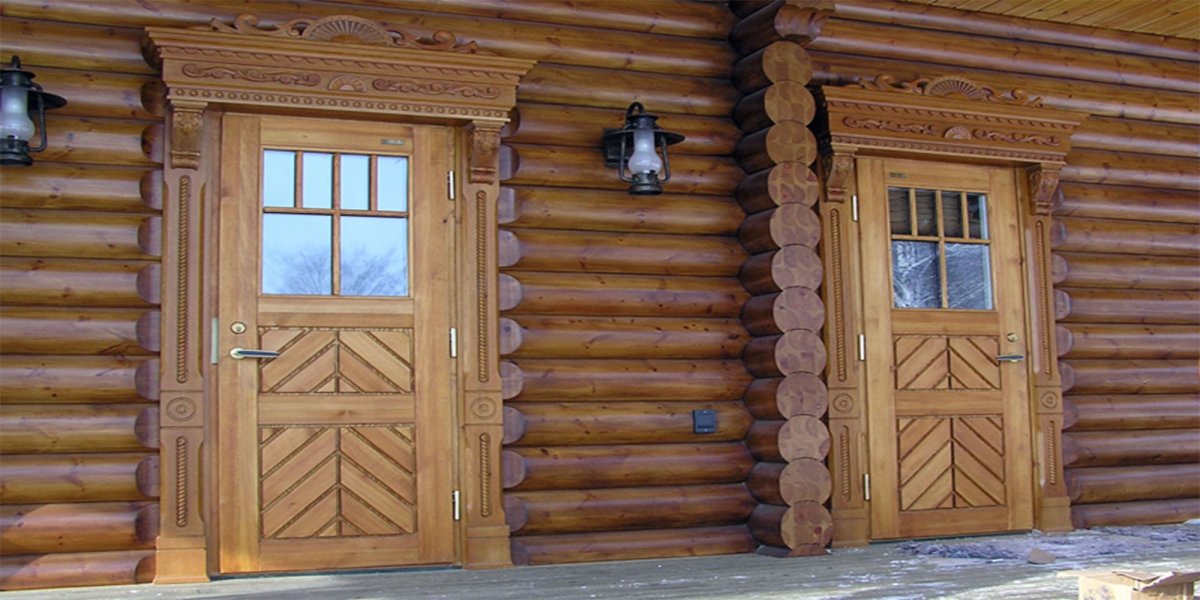 Наружная деревянная дверь