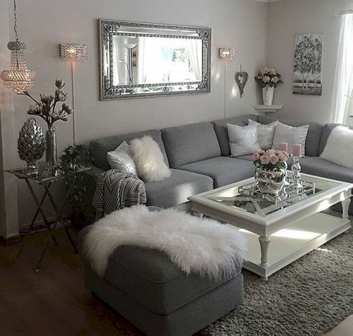 Дизайн комнаты с двумя диванами