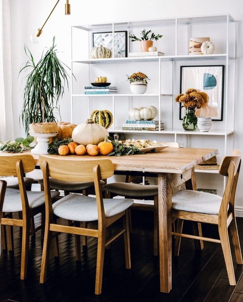 Кухонный стол в скандинавском стиле