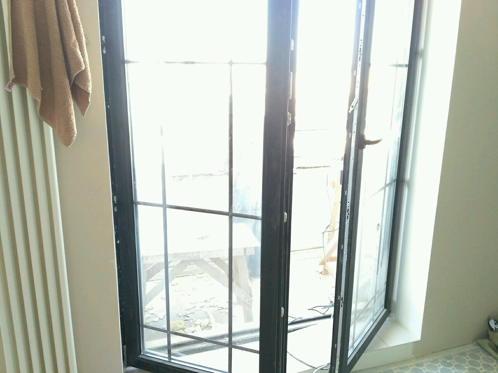 Дверь балконная со стеклом. Балконная дверь штульповая поворотная 1500*2100.
