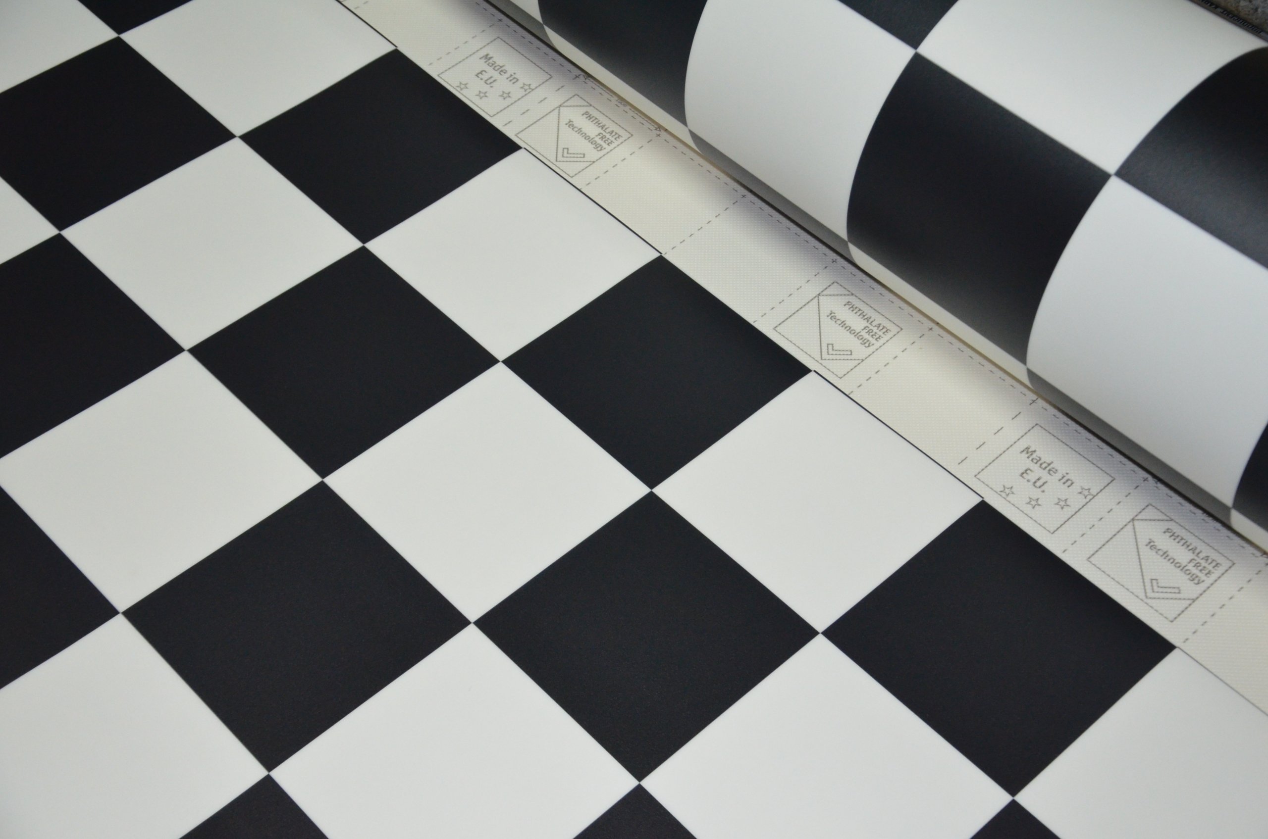 Пвх плитка черная. Линолеум Таркетт шахматная доска. Таркетт линолеум шахматная клетка. Линолеум белый с черными ромбиками Таркетт. Линолеум forward Chess_3 3,0м(120а).