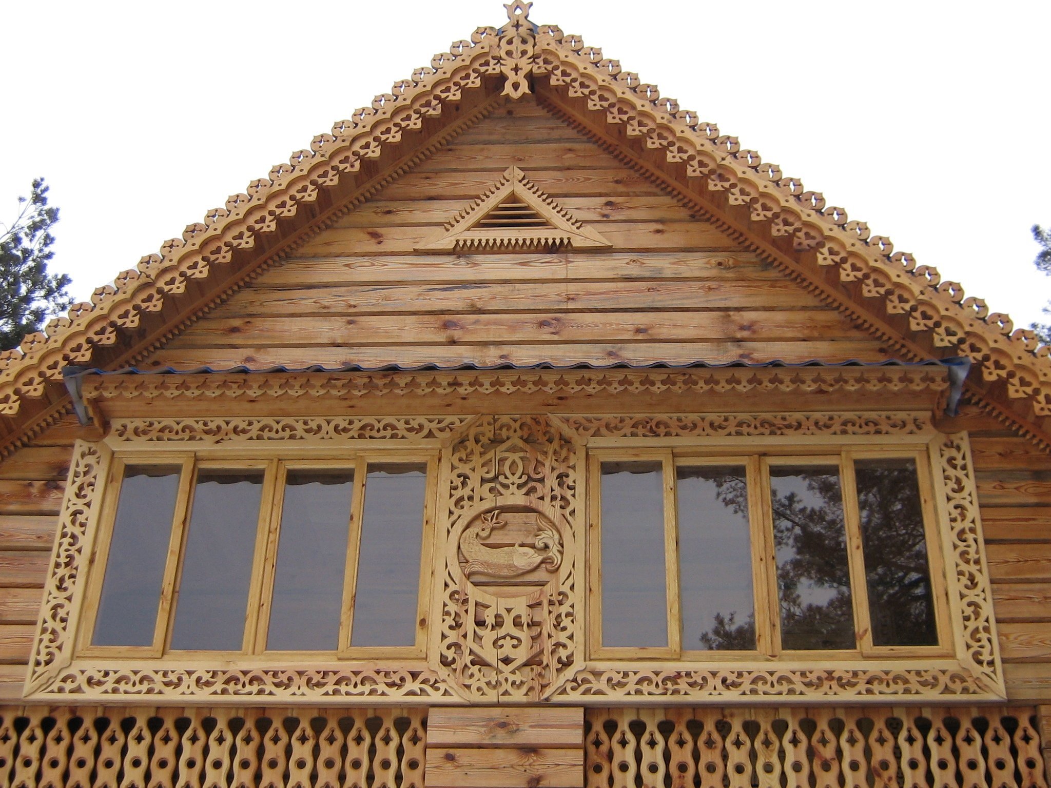 Фронтон деревянного дома (56 фото)