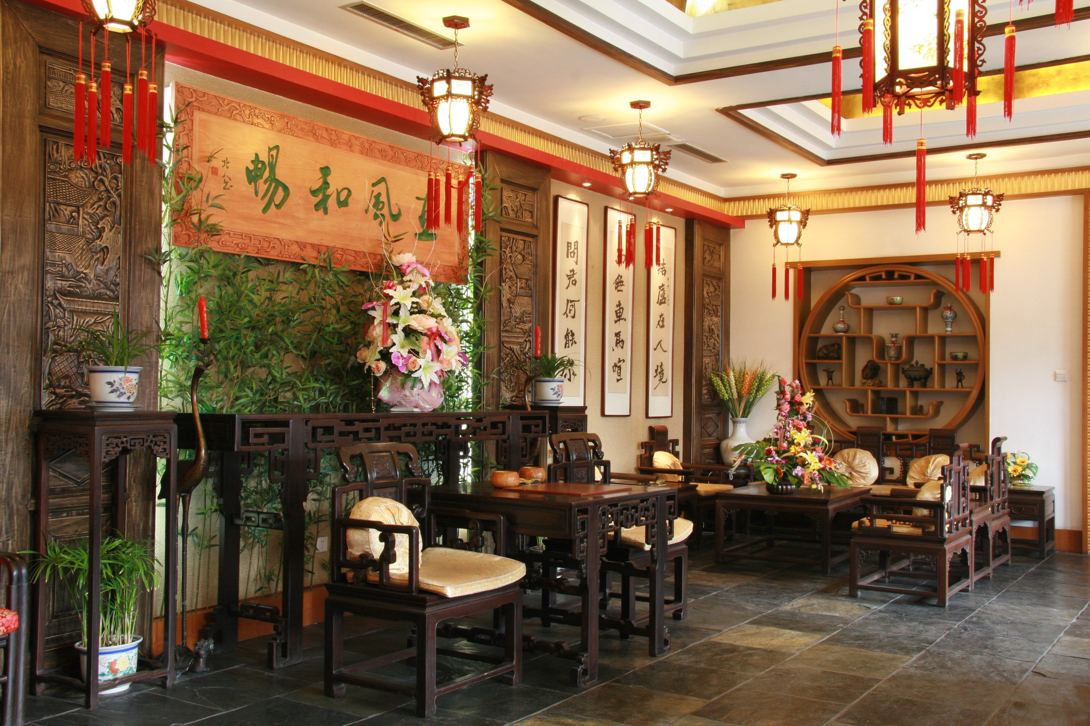 Китайские рестораны сайт. Xuande Hall чайный домик Китай. Китайский стиль в интерьере. Традиционный китайский интерьер. Японский стиль в интерьере.