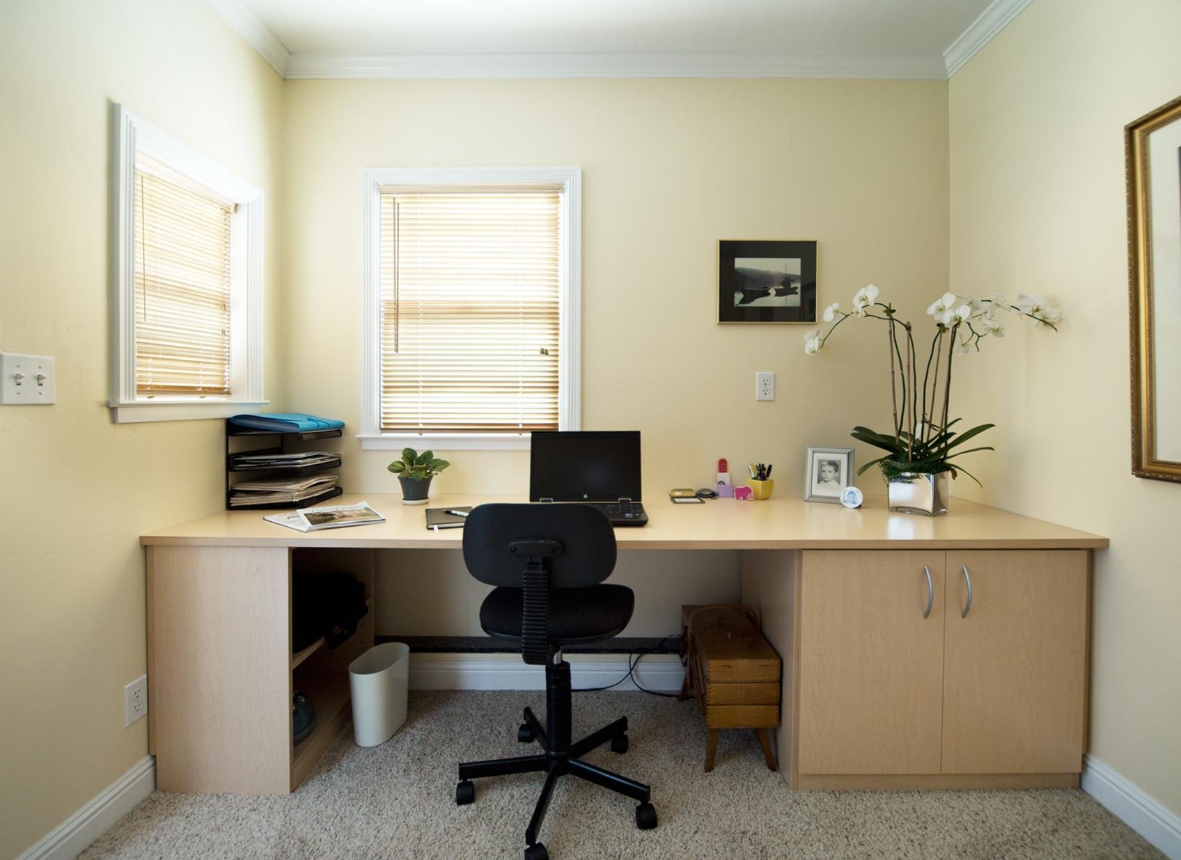 Офисы ясенево. Расстановка мебели в кабинете. Планировка маленького кабинета. Рабочее место бухгалтера. Планировка маленького кабинета в офисе.