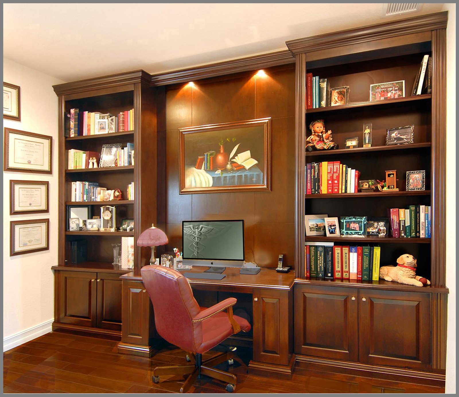 Стеллаж в кабинет. Комната с книжными полками. Стеллаж книжный. Интерьер домашнего кабинета. Книжный шкаф в кабинет.