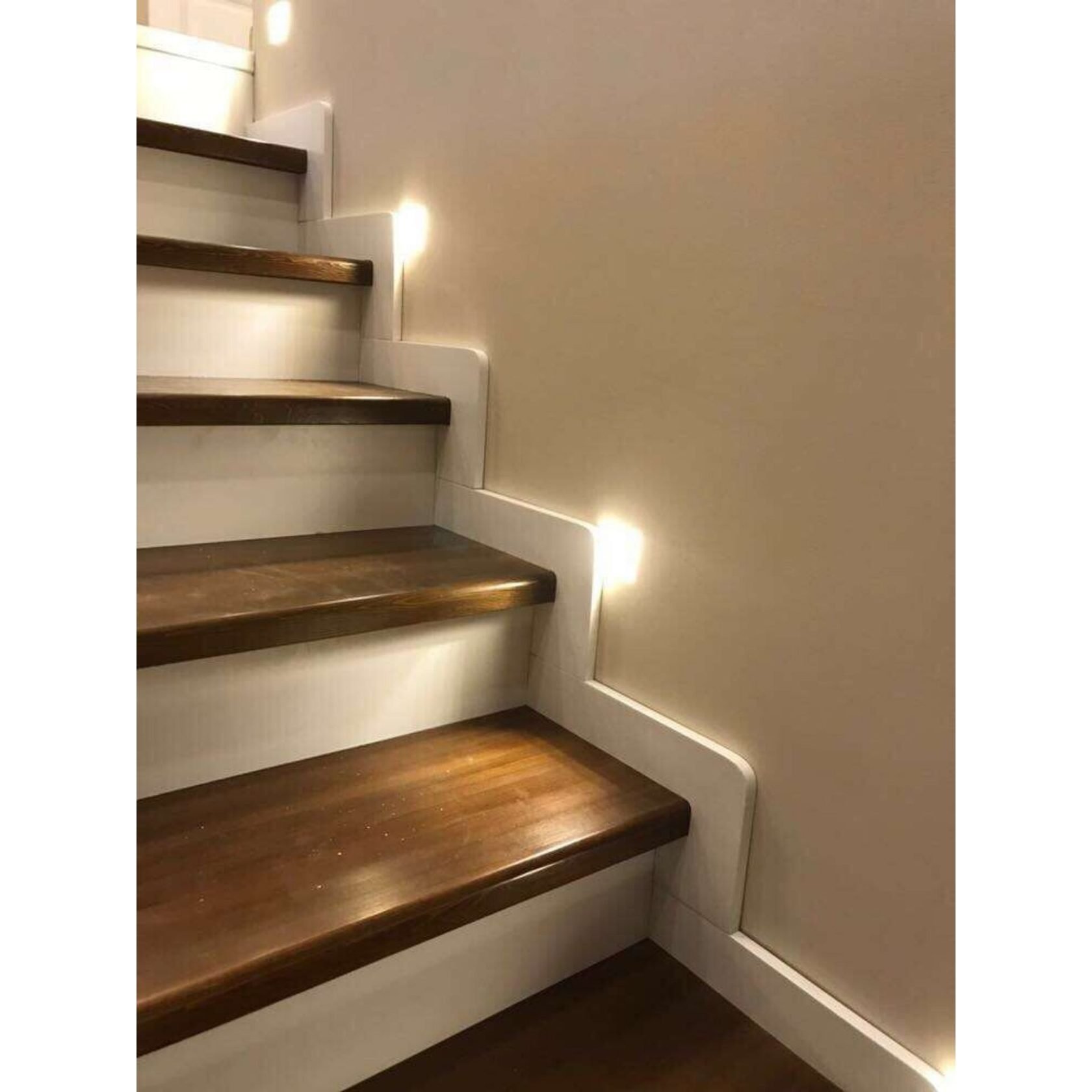 Подсветка лестницы в частном