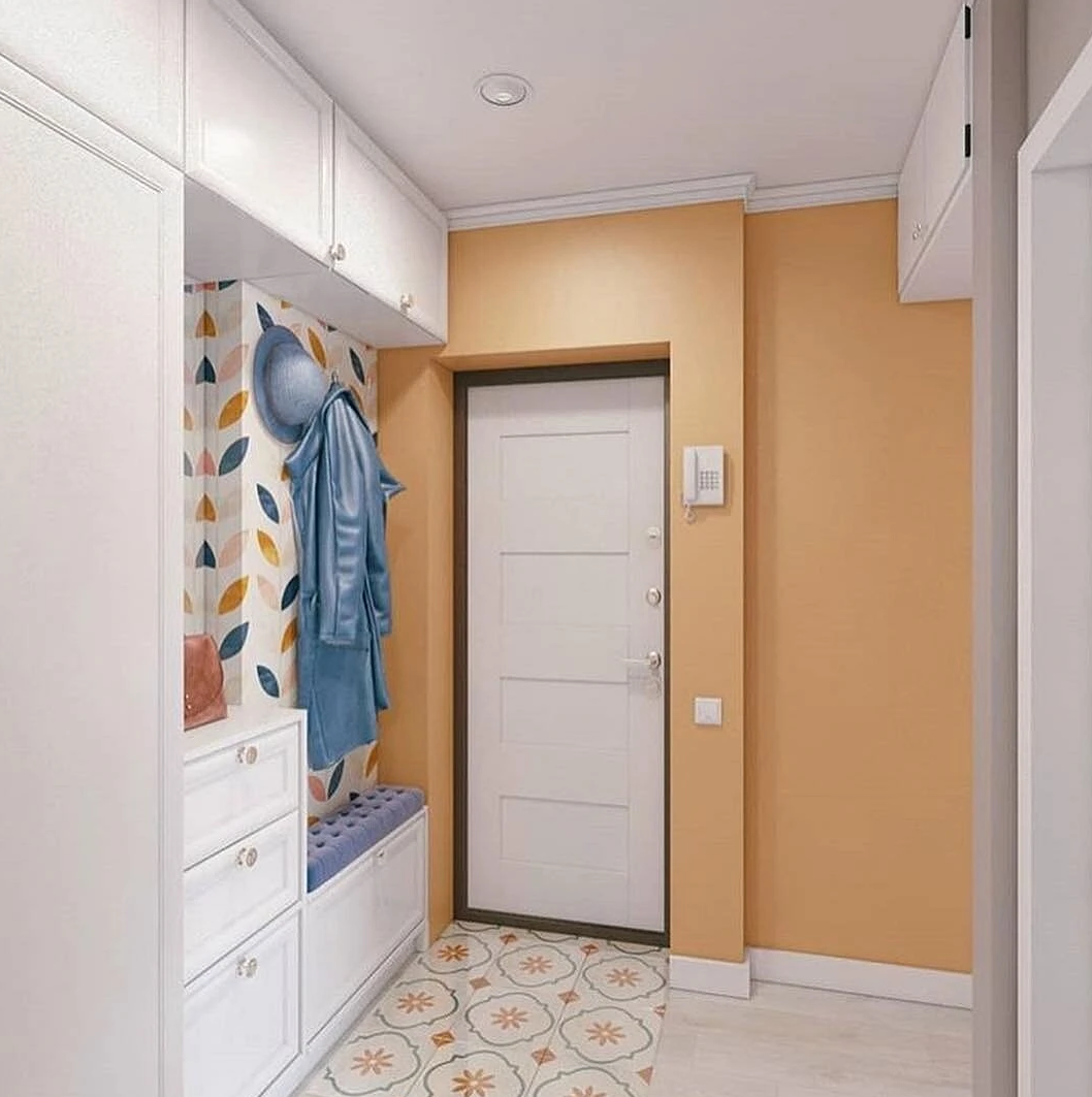 Встроенный шкаф в коридоре