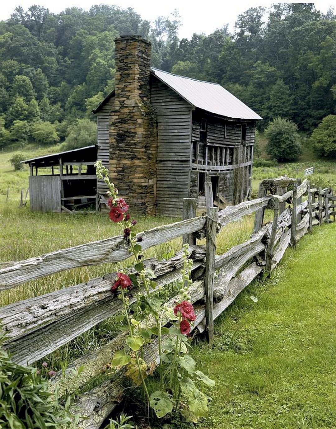 Old country house. Заброшенные деревни Германии. Заброшенные села Германии. Заброшенные деревни Польши. Деревенские каменные изгороди Германии.