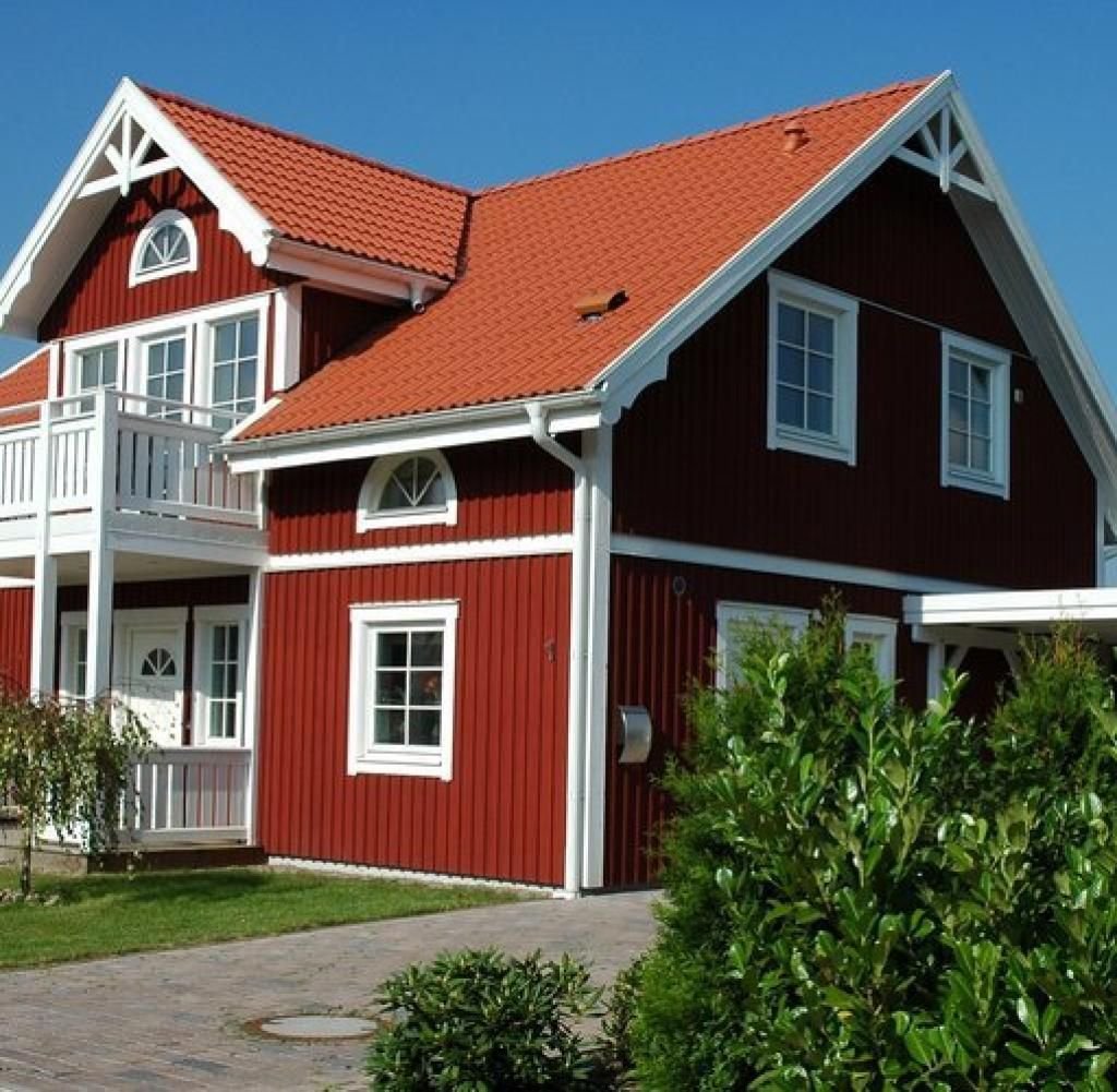 Цвета для покраски дома. Цвета домов. Дом с красной крышей. Красный каркасный дом. Крашеный фасад дома.