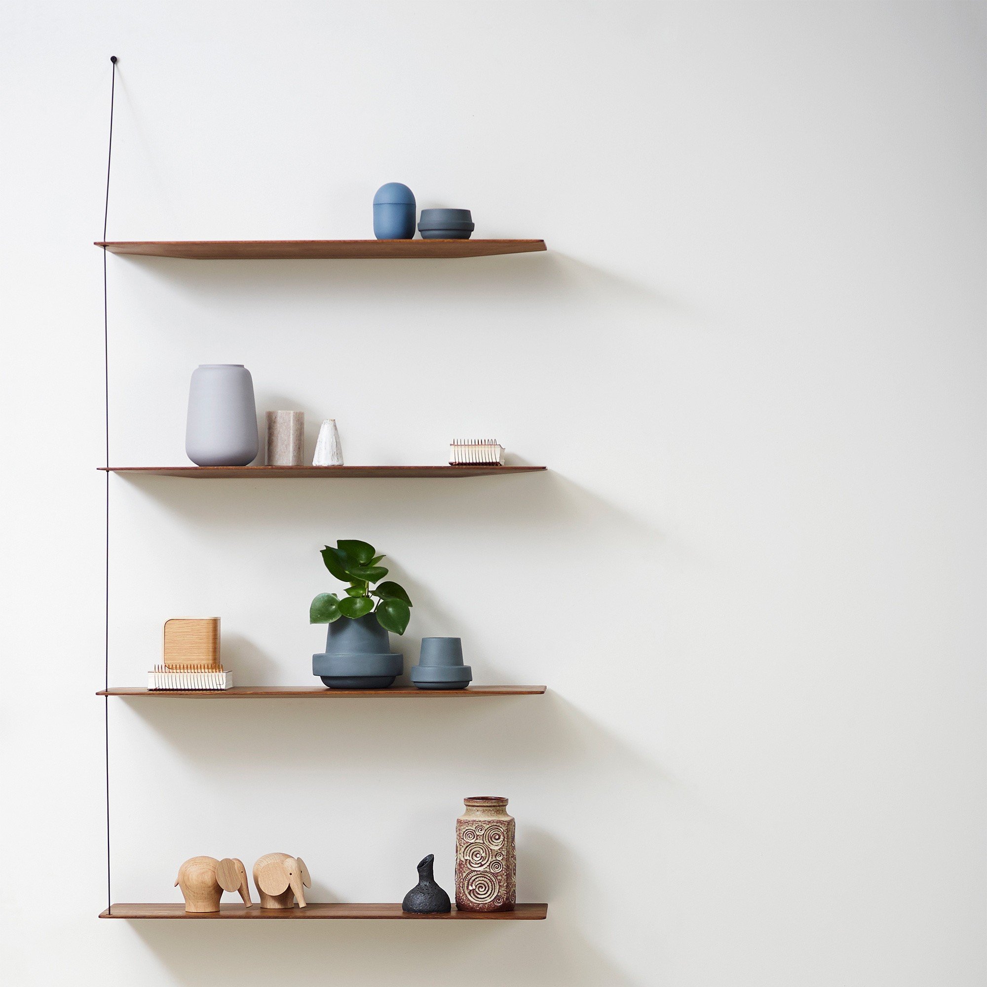 Полок это. WOUD Stedge Wall Shelf. Полки на стенку. Легкие полочки. Толстые полки на стену.