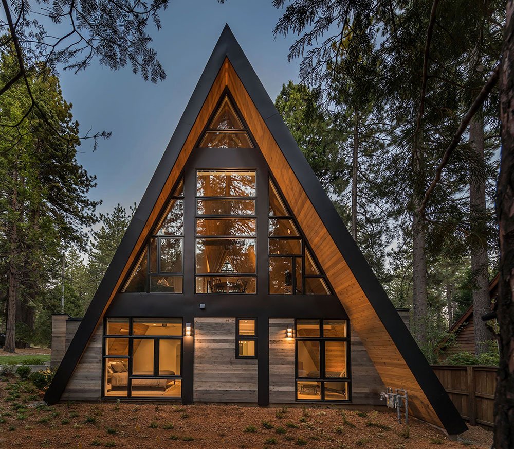 Деревянные треугольные дома