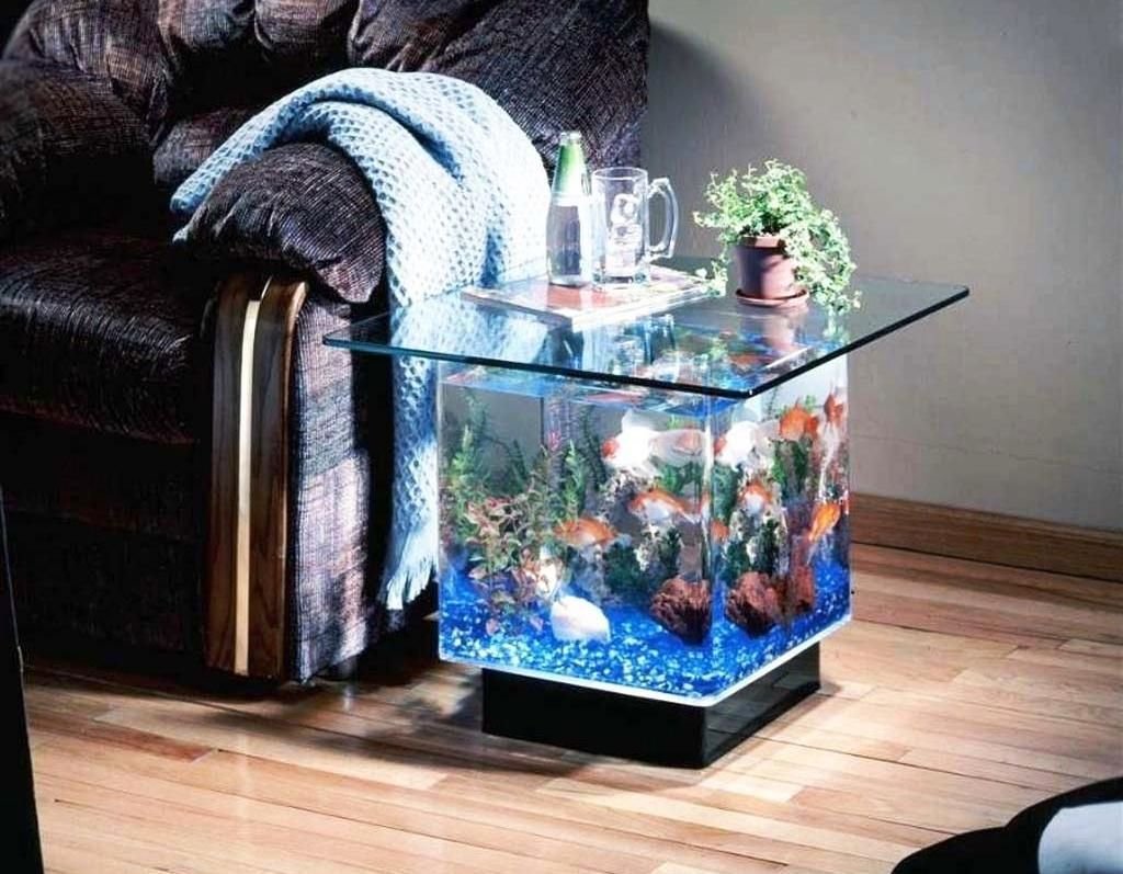 Маленький аквариум в интерьере