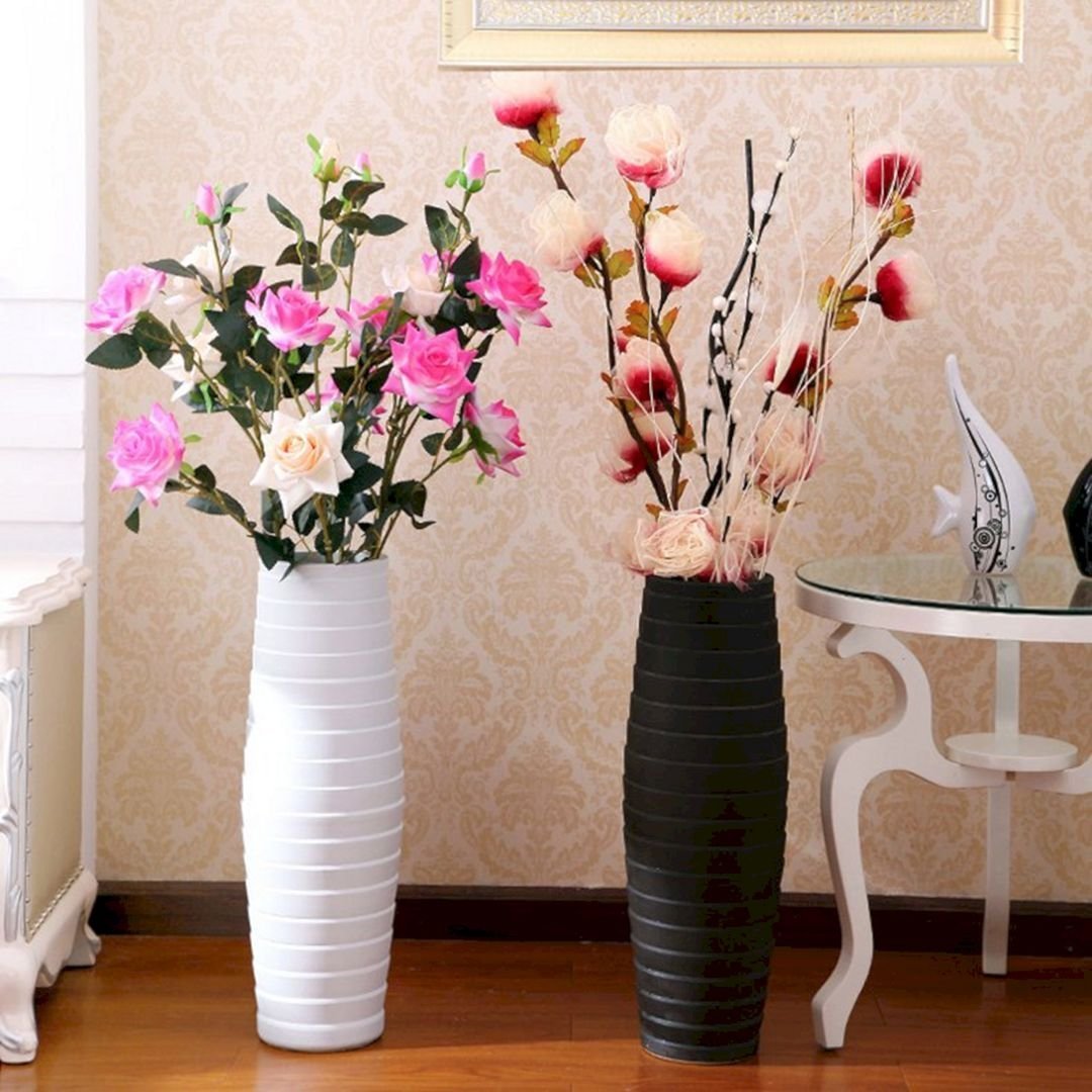 Что кроме цветов можно поставить в вазу. Цветы в напольную вазу. Цветы для напольной вазы. Цветы в напольную вазу для интерьера. Цве ы для напольной вазы.