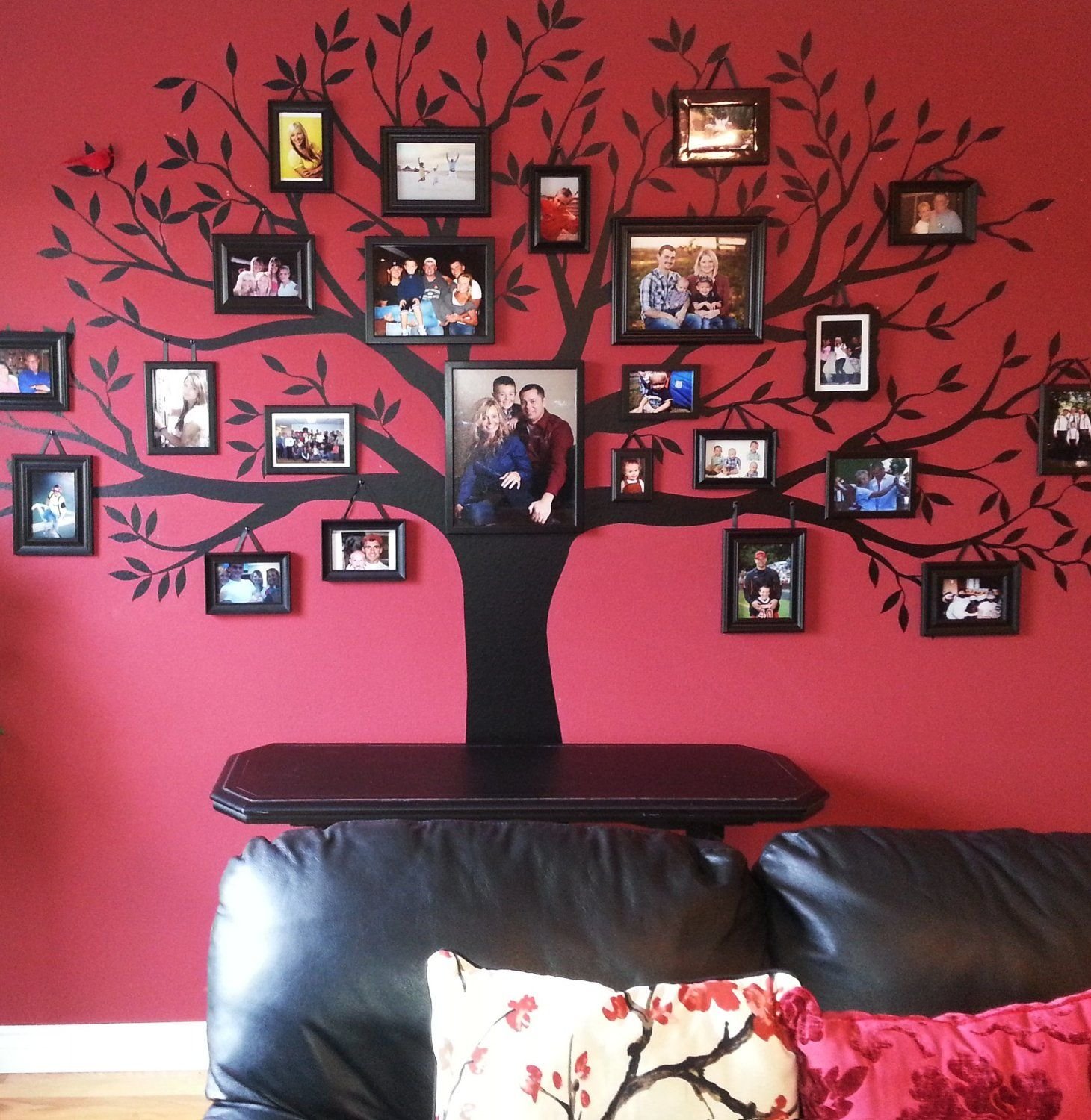 Семейное дерево на стене в интерьере - 77 фото