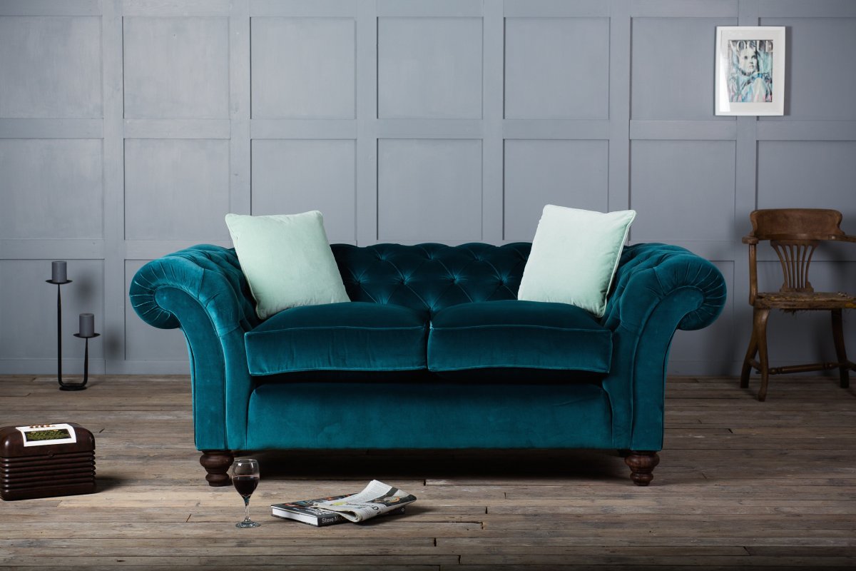 Синий велюровый диван