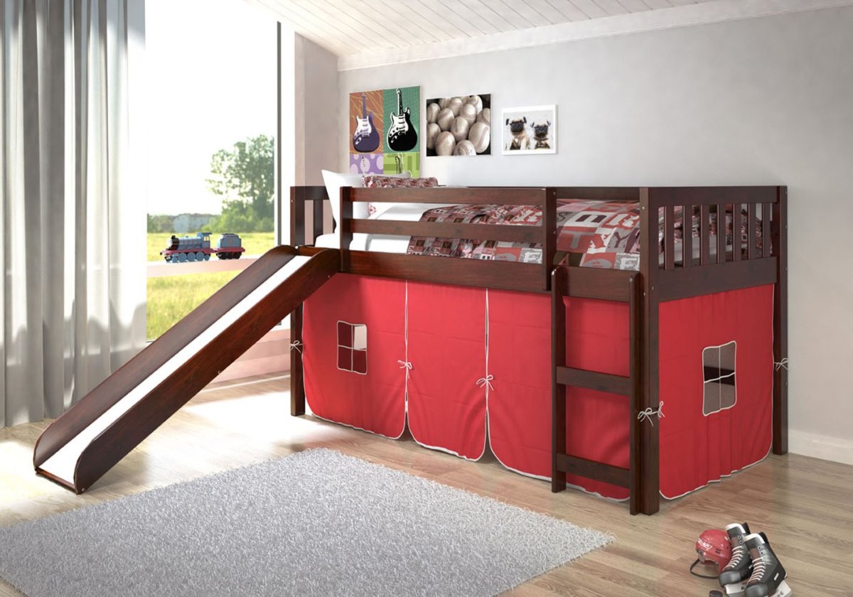 Двухэтажные кровати для детей с лестницей