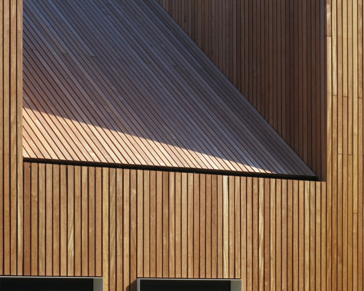 Фасад из деревянных реек