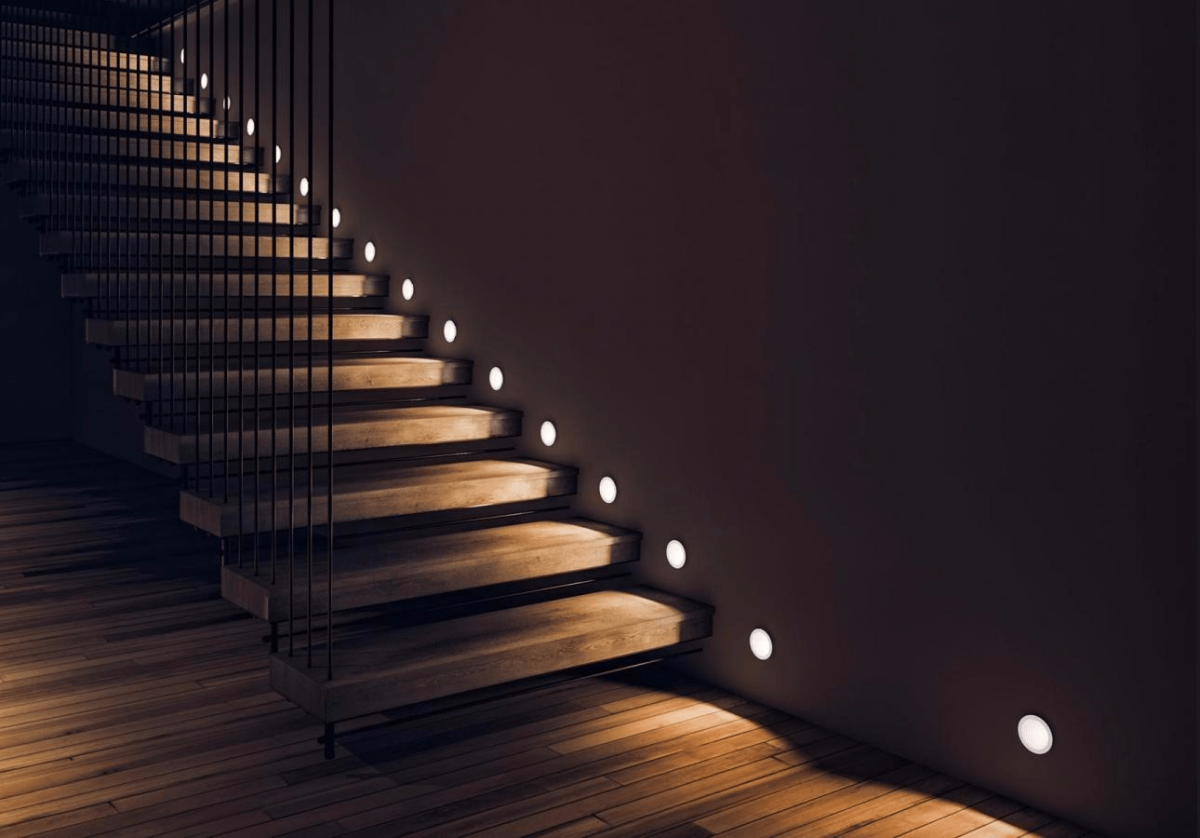 Деревянная лестница с подсветкой