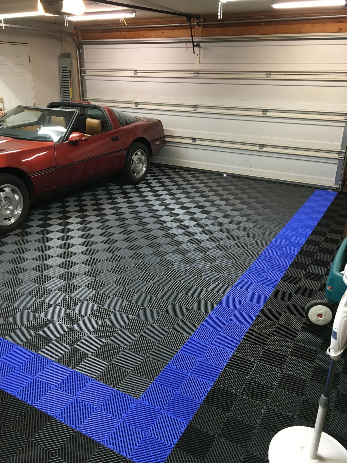 Резиновое напольное покрытие для гаража - 61 фото