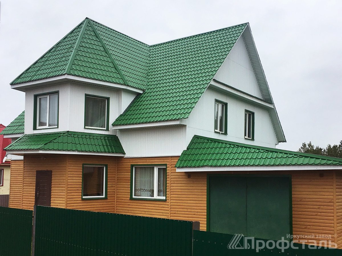 Цвет фасада дома с зеленой крышей