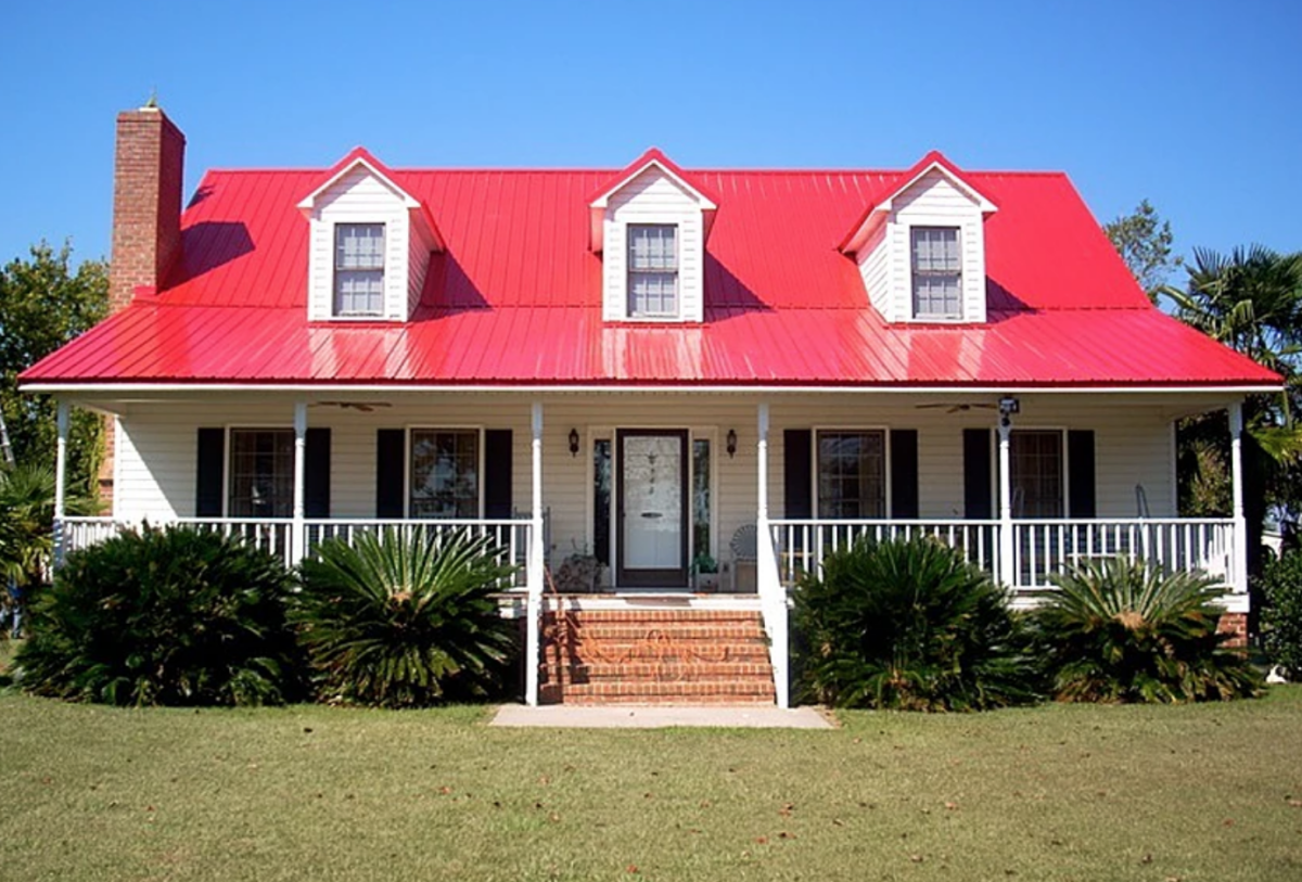 Цвет дома с красной крышей