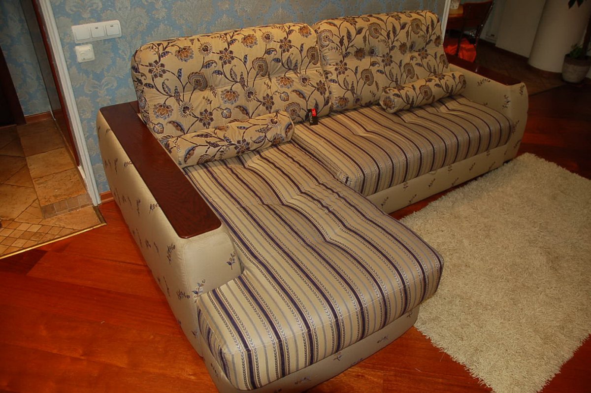 Обивка дивана на дому недорого