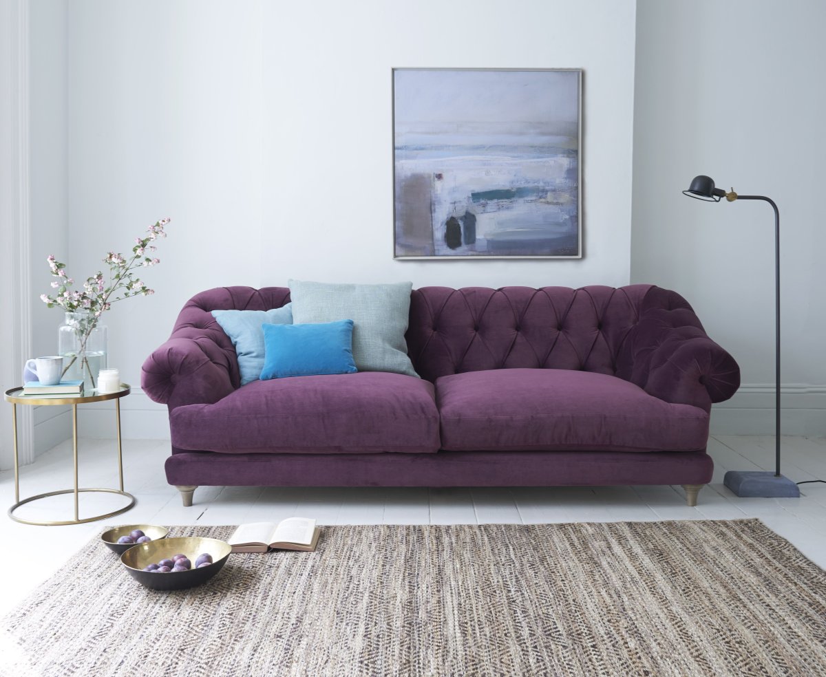 Серо фиолетовый диван