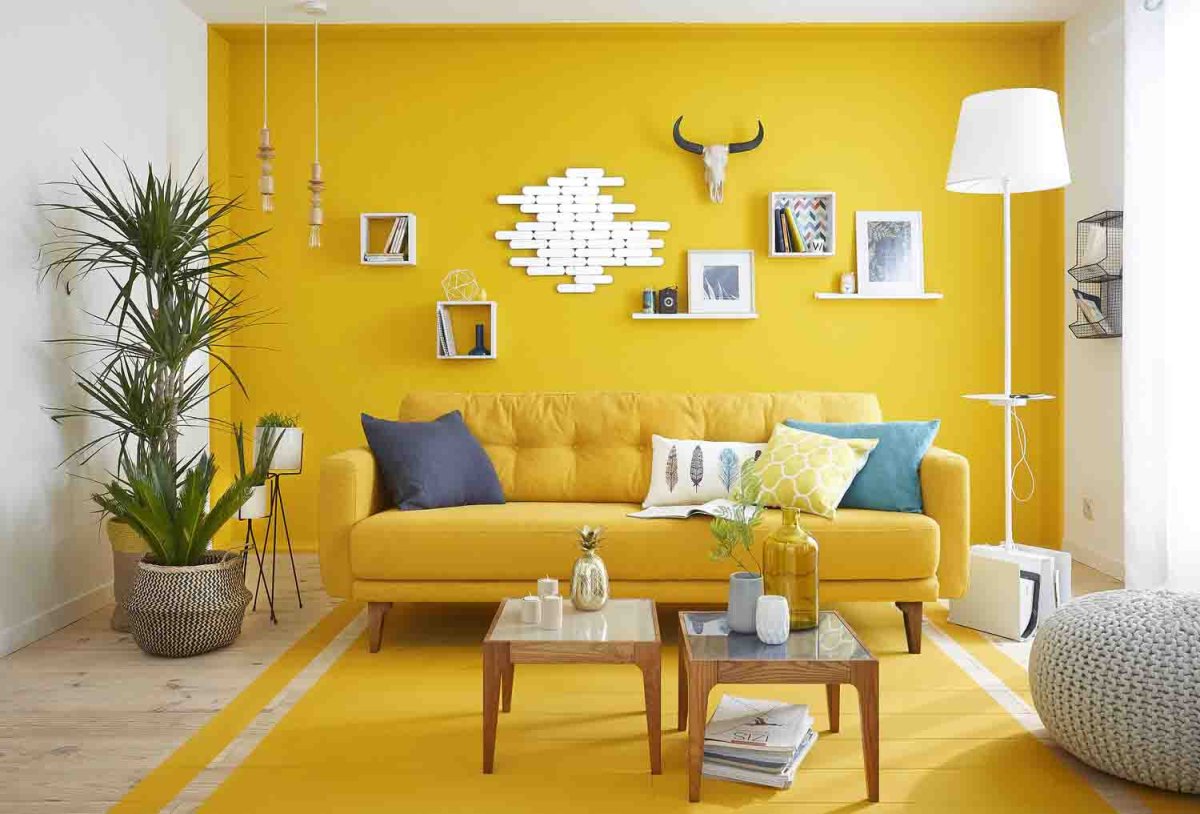 Желтый цвет стен